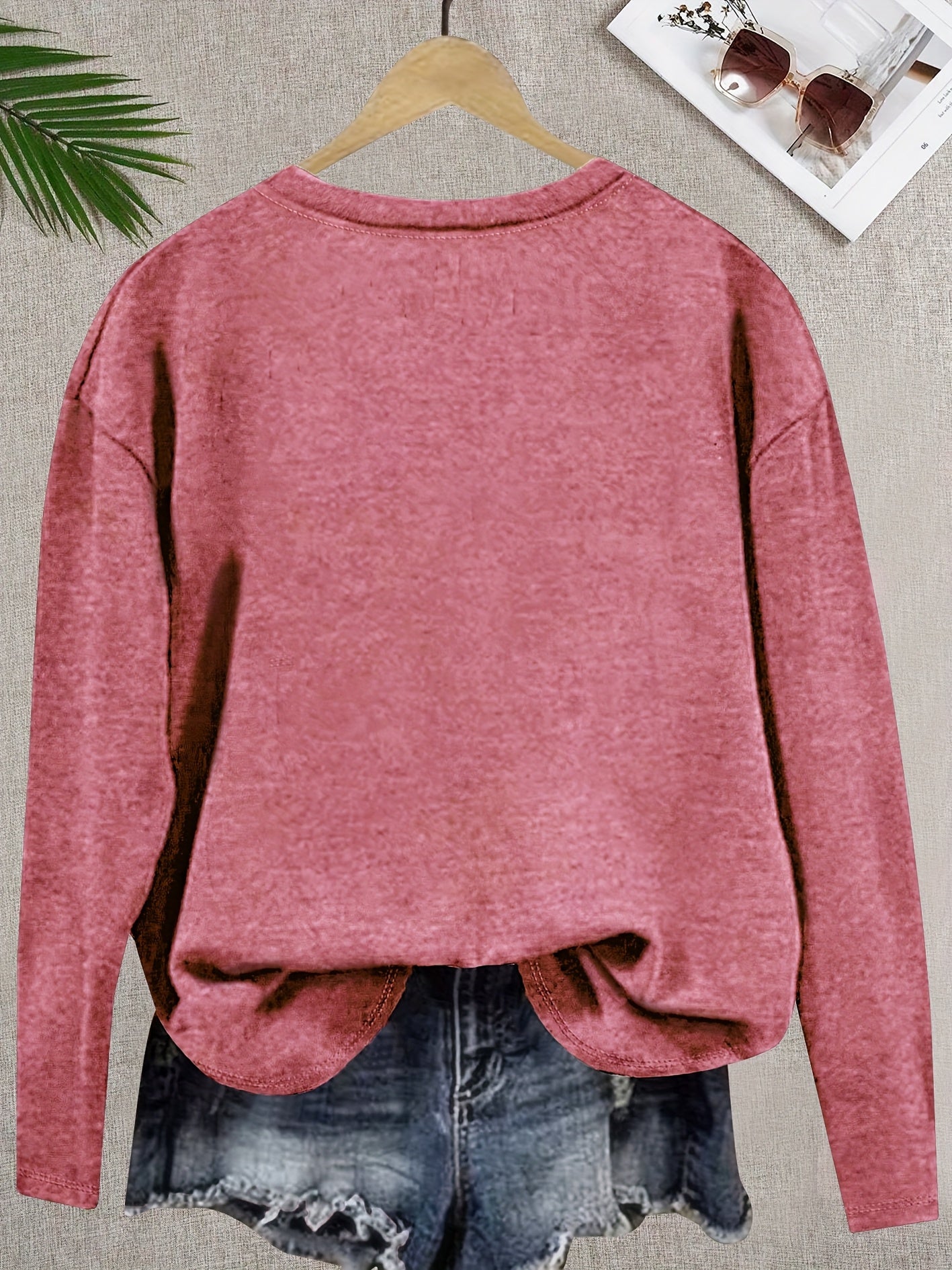 A Set of Five Women'S Long-Sleeve T-Shirts with Heart Letters, Featuring Slogan Prints And a Round Neck, Suitable for Spring, Summer, Autumn, And Winter. This Stylish And Versatile Top Is Perfect for Casual, Elegant, And Retr