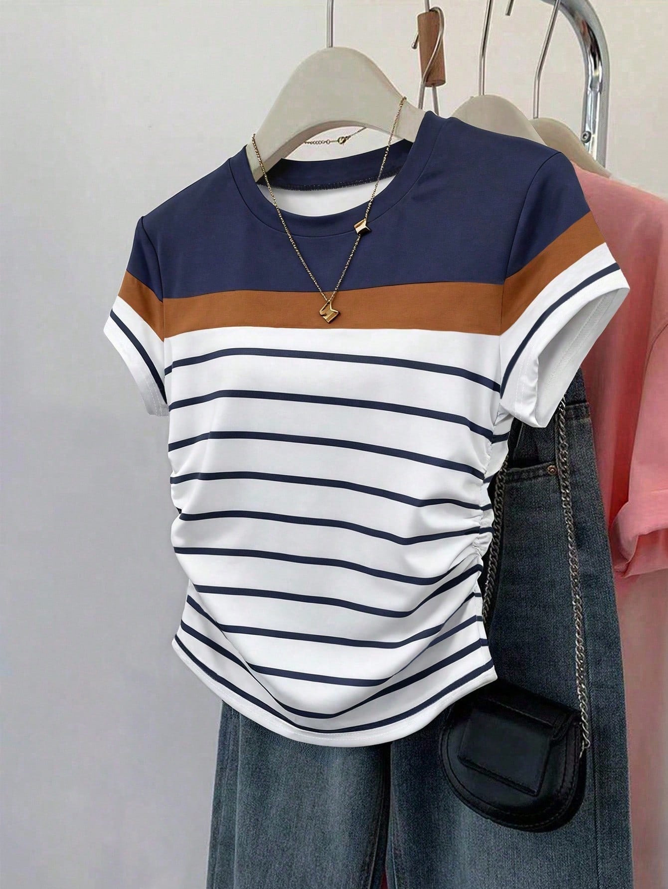 2pcs Womens Striped Short Sleeve T-Shirts Spring Summer Slim Fit Side Ruched Casual Tees Y2K Fitted Going Out Tops Regular Shoulder