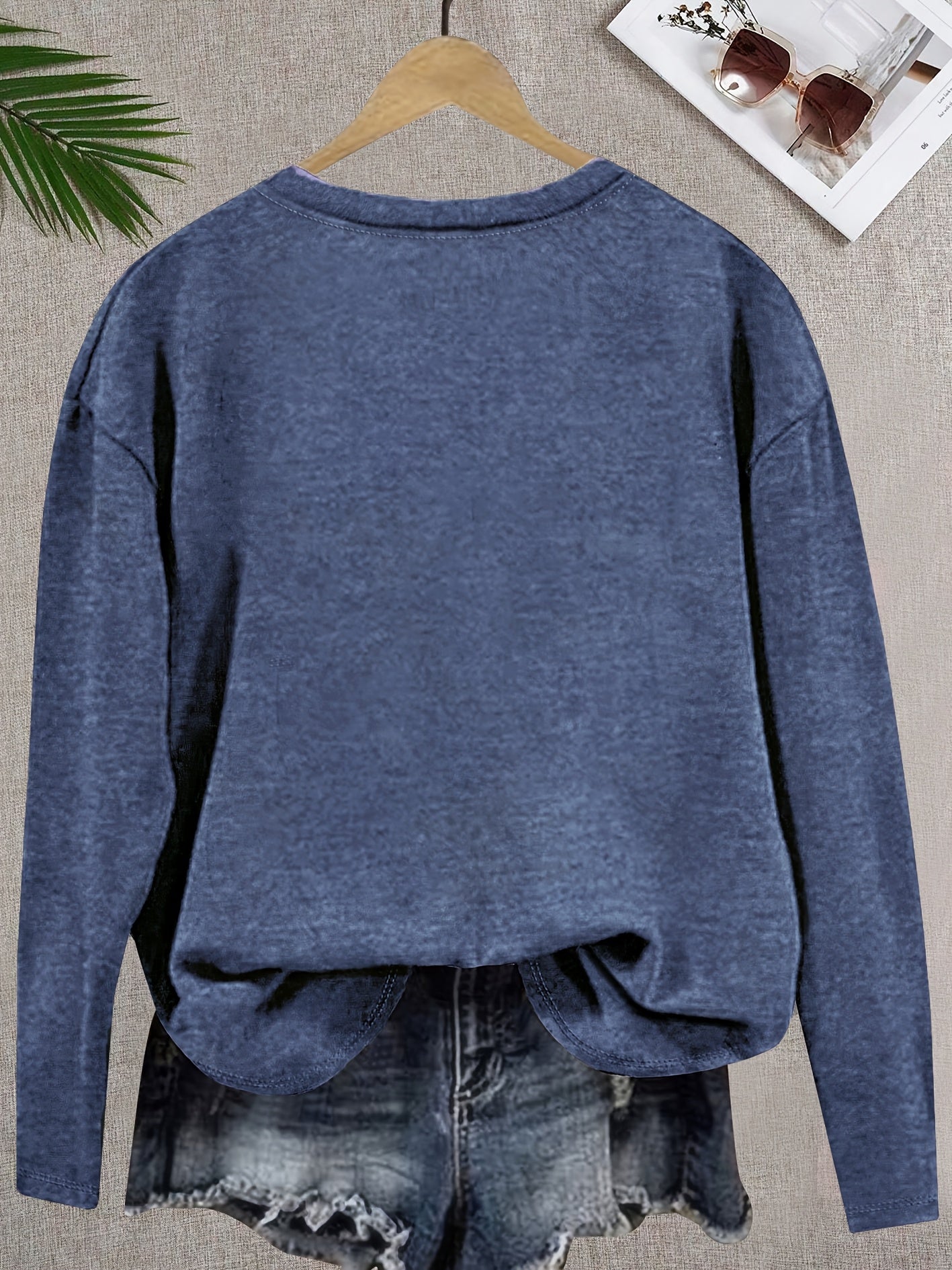 A Set of Five Women'S Long-Sleeve T-Shirts with Heart Letters, Featuring Slogan Prints And a Round Neck, Suitable for Spring, Summer, Autumn, And Winter. This Stylish And Versatile Top Is Perfect for Casual, Elegant, And Retr