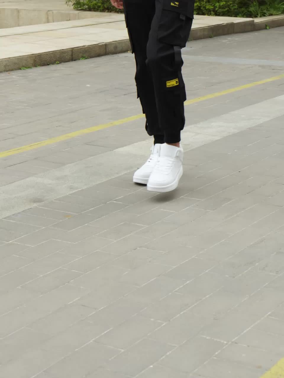 [Sneakers] Stylish And Lightweight High-Top Basketball Shoes for Men, Designed for Outdoor Versatility And Available in Larger Sizes