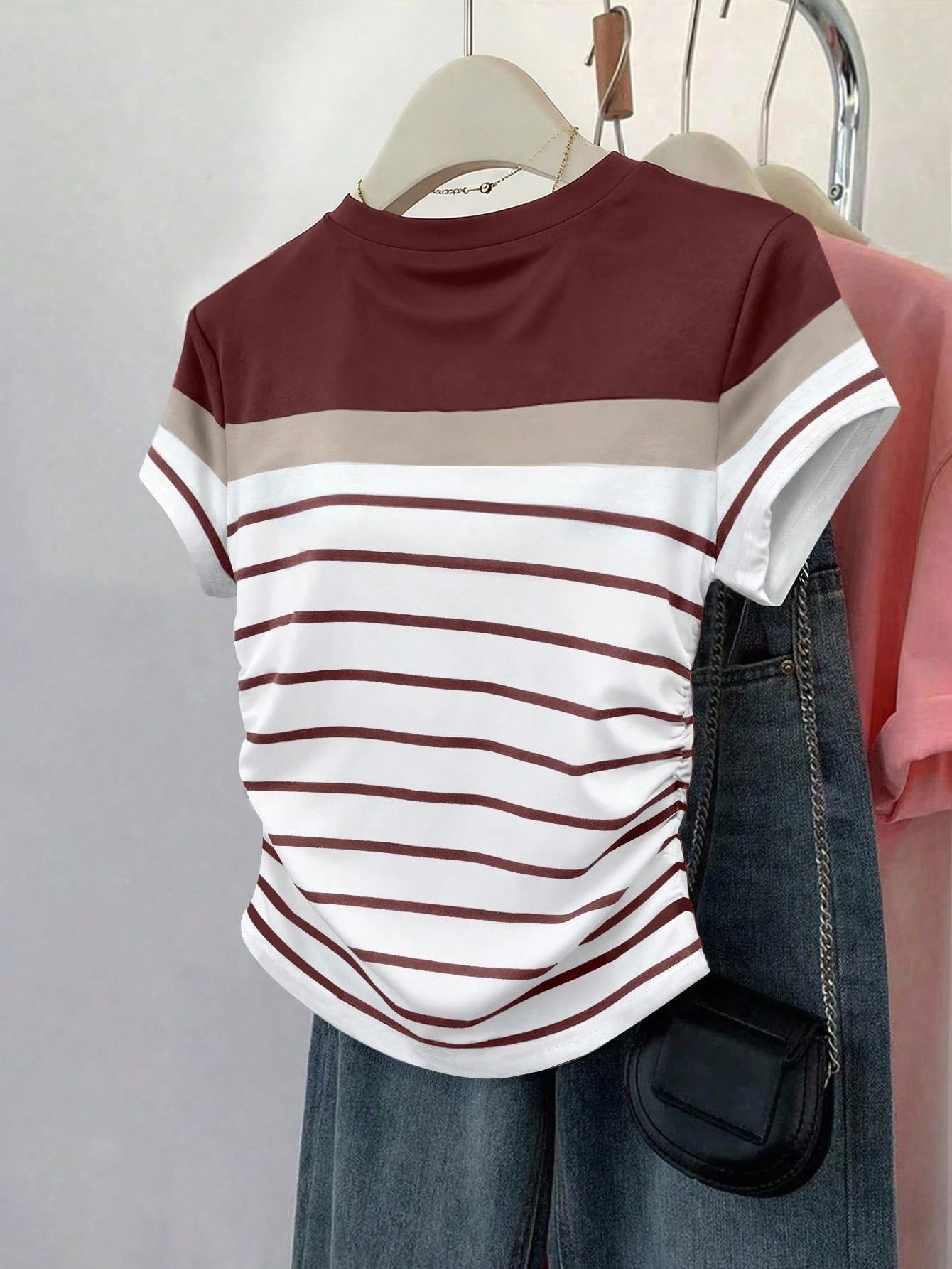 2pcs Womens Striped Short Sleeve T-Shirts Spring Summer Slim Fit Side Ruched Casual Tees Y2K Fitted Going Out Tops Regular Shoulder