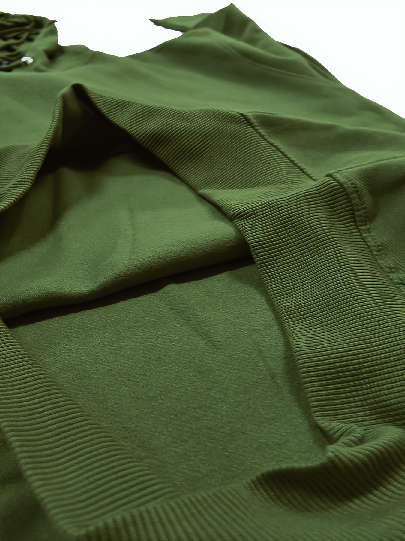 Men's Hooded Sweatshirt With Kangaroo Pocket For Casual Wear
