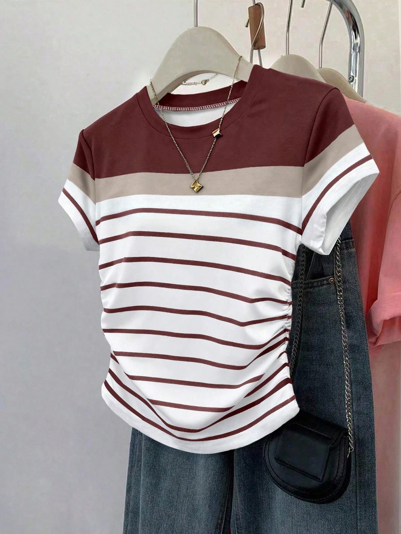 2pcs Womens Striped Short Sleeve T-Shirts Spring Summer Slim Fit Side Ruched Casual Tees Y2K Fitted Going Out Tops Regular Shoulder